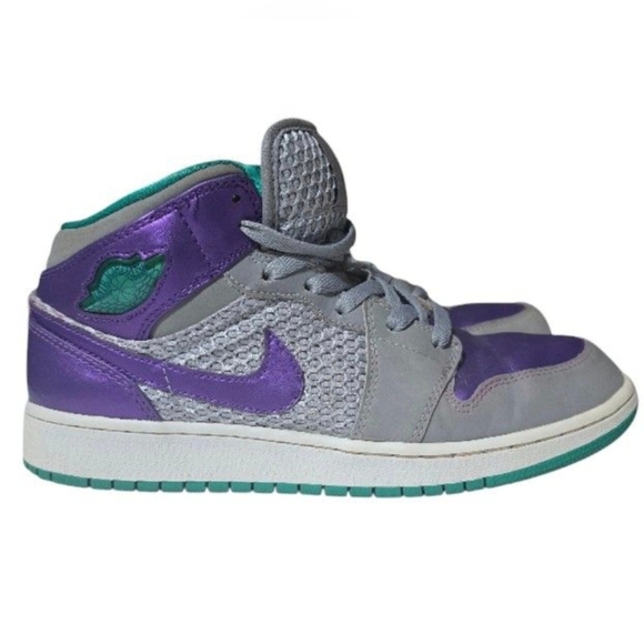 junior jordans mid 1